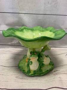 lot 104 image: Unique Frog Pottery 7 Tall