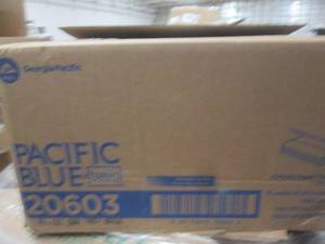 lot 40 image: pacific blue basic c-fold paper tow...