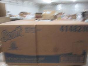 lot 122 image: 1 case of scott rolls of paper towe...