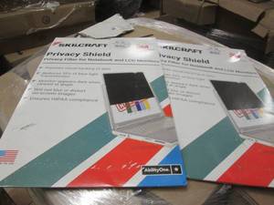 lot 172 image: 2 privacy shields for notebooks and...