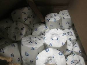 lot 176 image: 32 rolls of toilet paper ...
