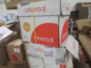 lot 186 image: 2 small cases of universal 8.5x11 c...