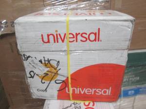 lot 205 image: universal copy paper 8.5 x 11 2500 ...