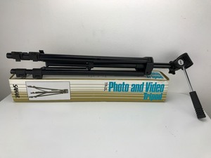 lot 25 image: Vintage - Photo & Video Tripod