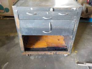 lot 3 image: Metal Tool Chest 30 x 19 x 33 on wh...