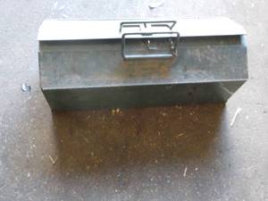 lot 5 image: Metal Tool Chest 21 x 9 x 8 ...