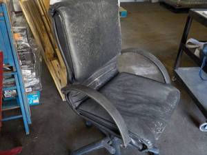 lot 11 image: Black Office Chair adjustable 5 leg...