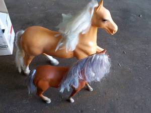 lot 40 image: Vintage and toy Lot...