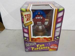 lot 44 image: M & M Fun Fortunes...