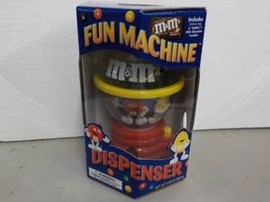 lot 57 image: M & M Fun Machine Dispenser...