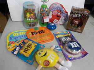 lot 60 image: M & M Collectibles...