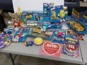 lot 61 image: M & M Collectibles...