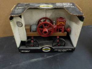 lot 67 image: John Deere Ertl Waterloo Boy 2 HP...