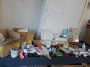 lot 80 image: Lot of unclaimed merchandise...