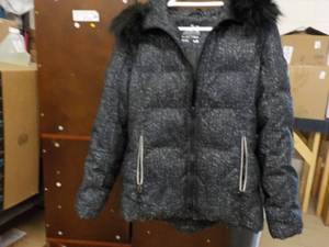 lot 85 image: ZEROXPOSUR size Large Coat and Old ...