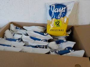 lot 98 image: Case of 12 - 5.5 oz Jays Original C...