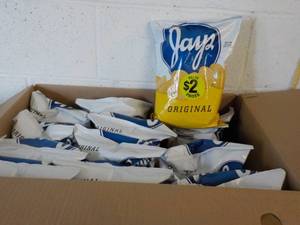 lot 101 image: Case of 12 - 5.5 oz Jays Original C...