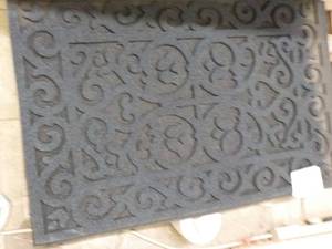 lot 116 image: 2 - 24 x 36 Traffic Master Door Ma...