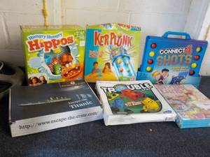 lot 138 image: Game Lot...