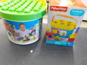 lot 144 image: Bucket of Blocks and Babys First B...