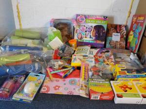 lot 159 image: Toys...