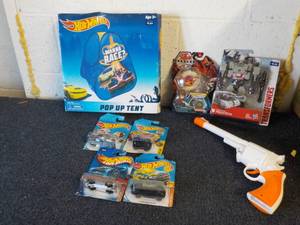 lot 161 image: Hot Wheels and more...