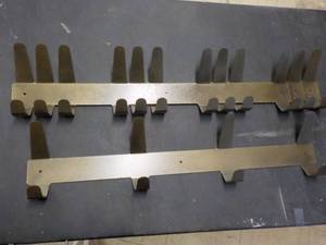 lot 185 image: 23 in. Long lot of 4  Hammered Stee...