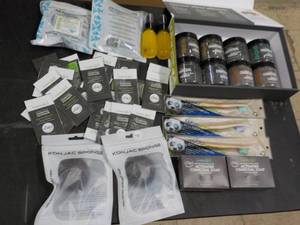 lot 305 image: Bemindful and Invitamin sample pack...