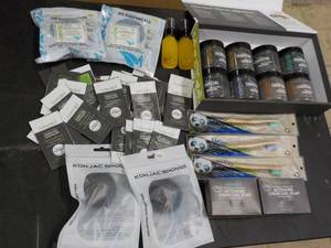 lot 308 image: Bemindful and Invitamin Sample Pack...
