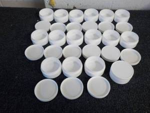 lot 310 image: 16 - 2 oz Plastic Empty Containers ...