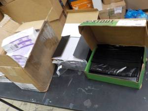 lot 353 image: Stout 38 x 58 Plastic Bags, Envelo...