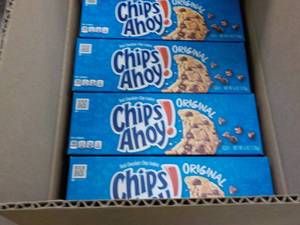 lot 377 image: Case of 12 - 6 oz ctns Chips Ahoy C...