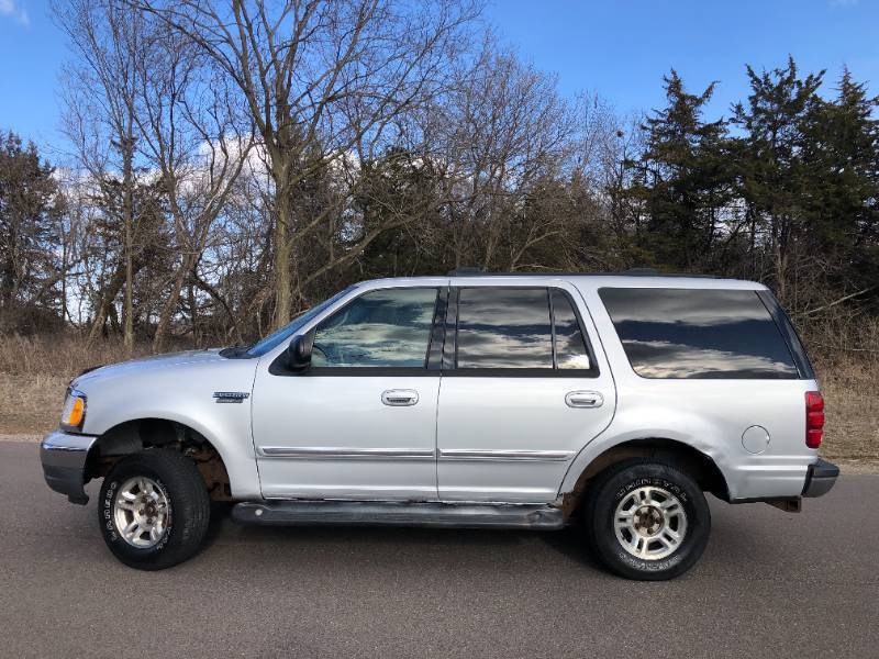 lot 1 image: 2002 Ford Expedition XLT - 57,815 miles - 4x4 - 2 OWNER