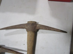 lot 385 image: Pick Axes