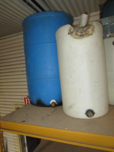 lot 402 image: Bucket & Barrel Reservoirs Plastic Barrels & Buckets