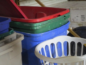 lot 405 image: Lot of Totes