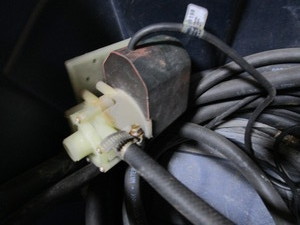 lot 407 image: Water Pump & Hose
