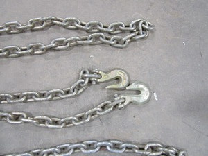 lot 423 image: Log Chain