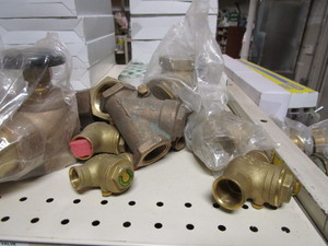 lot 456 image: Plumbing Parts Inventory (see pics)