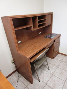 lot 543 image: Desk & Chair
