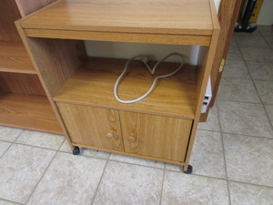 lot 553 image: Bookcase & Table