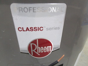 lot 44 image: Reem Hot Water Heater (needs work)