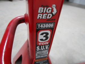 lot 67 image: 3 Ton Jack Stands