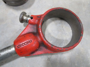 lot 137 image: Ridgid Pipe Threading Handle & Dies