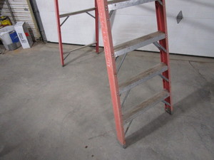 lot 179 image: Keller 10 Fiberglass Ladder