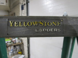 lot 186 image: Yellowstone 6 Fiberglass Ladder
