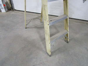 lot 187 image: Keller 6 Fiberglass Ladder