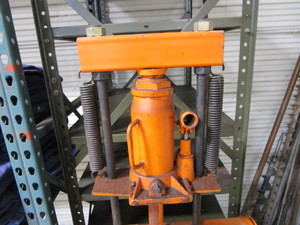 lot 216 image: Shop Press