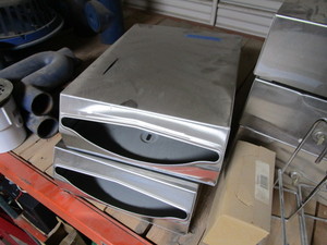 lot 225 image: Bathroom Fixtures