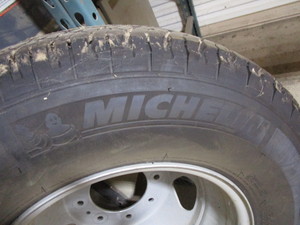 lot 234 image: (Near New) Dually Pickup Wheel & Tire Michelin LT 23580 R17